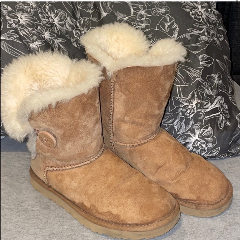Bailey button uggs